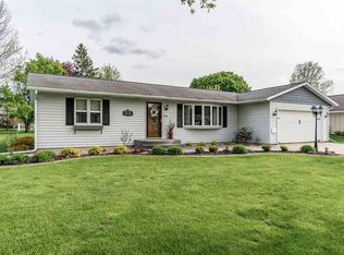 720 10th St, Baraboo, WI 53913
