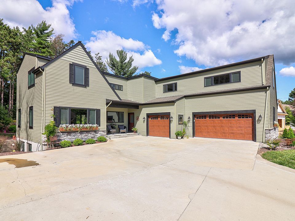 1st image of 16723 Pine Dunes Ct
