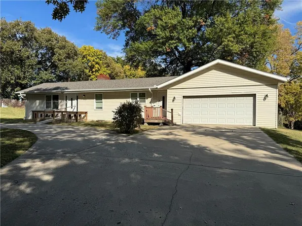 4909 NE Dean Ln, Gallatin, MO 64119