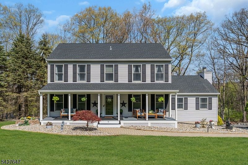1st image of 16 Joan Dr