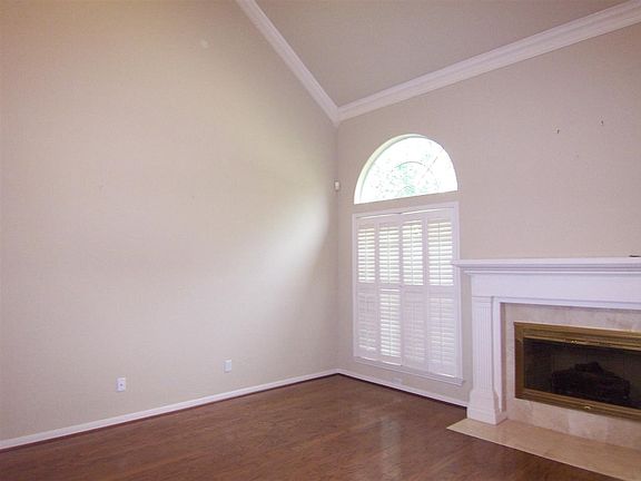 3rd image of 7742 Golfhill Dr