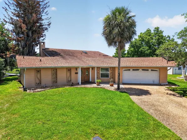1627 Canal Ct, Tavares, FL 32778