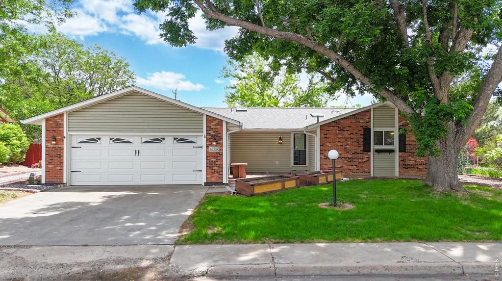 2456 Tupelo Dr