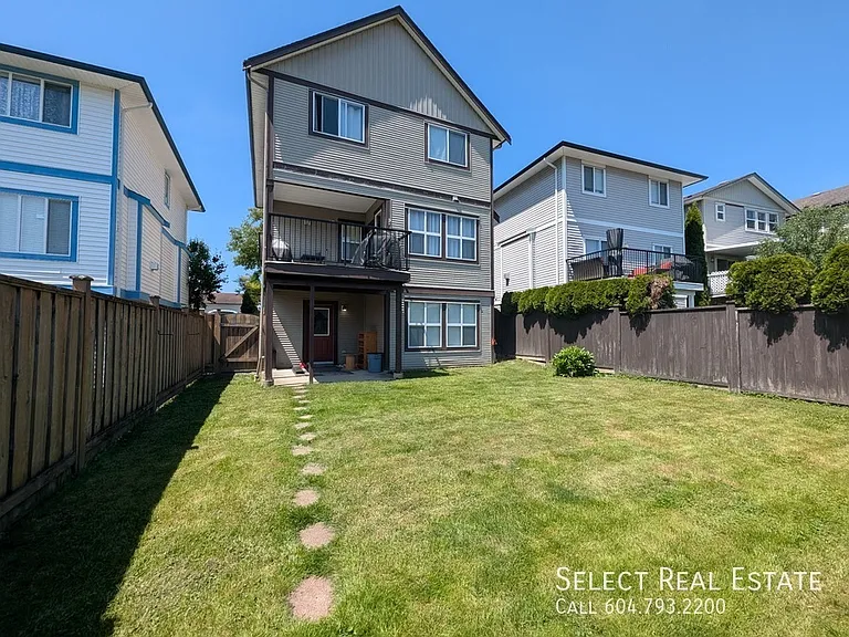 36220 Shadbolt Ave — Photo 2