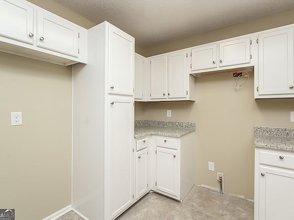 5th image of 278 Castleair Dr NE