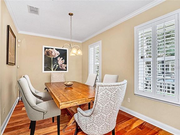 4th image of 3018 Lindale Ave