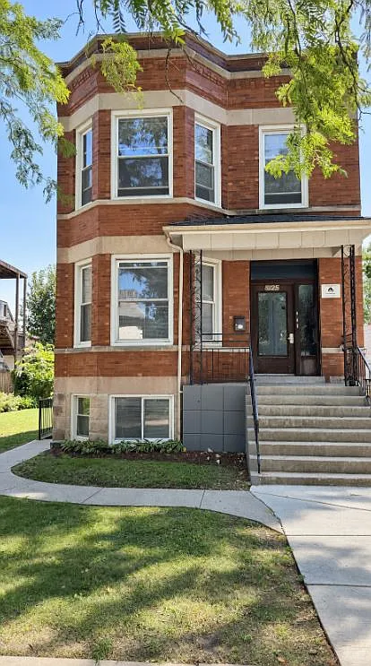 2 bed, 1000 sqft, $2,100 — Photo 1
