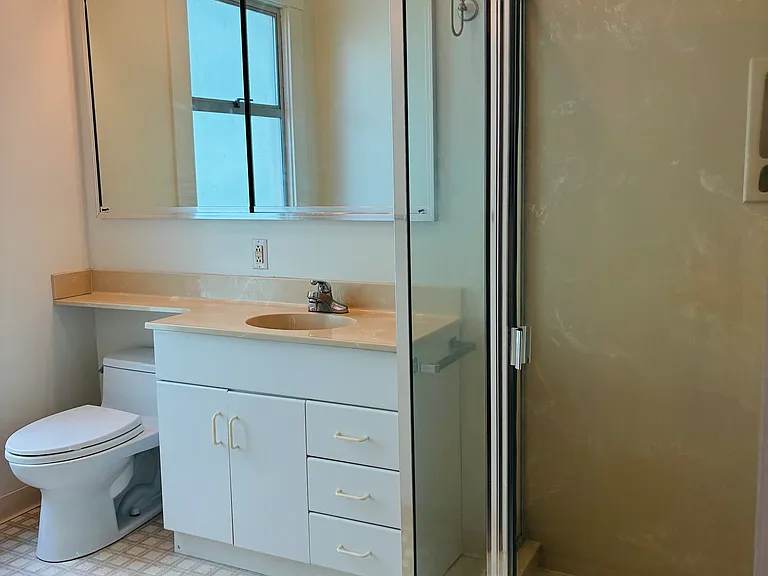 En-suite bathroom