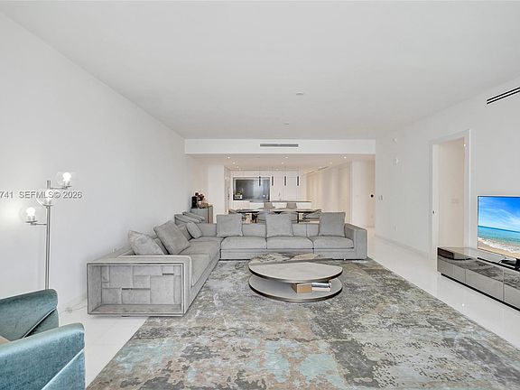 5th image of 300 Biscayne Boulevard Way Unit 3304C