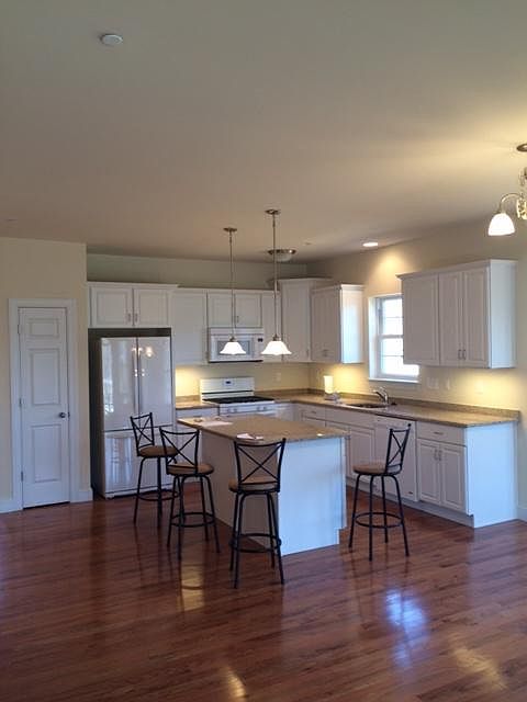 1st image of 133 Rushcliffe St #133