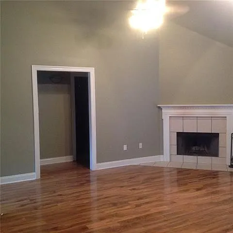 3 bed, 2.0 bath, 1650 sqft, $1,750 — Photo 2