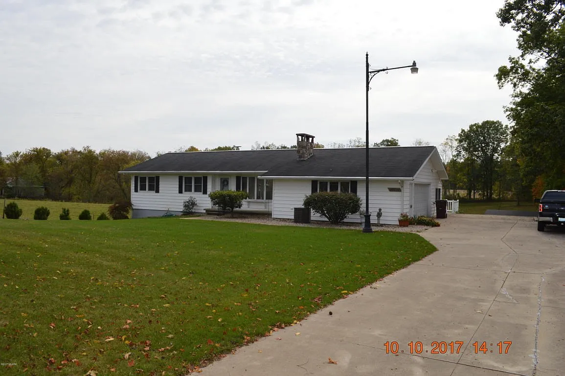 26726 H Dr N photo 1