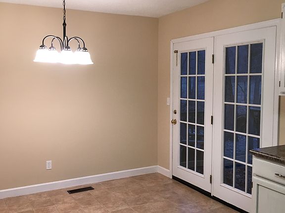 5th image of 124 Pebble Creek Dr