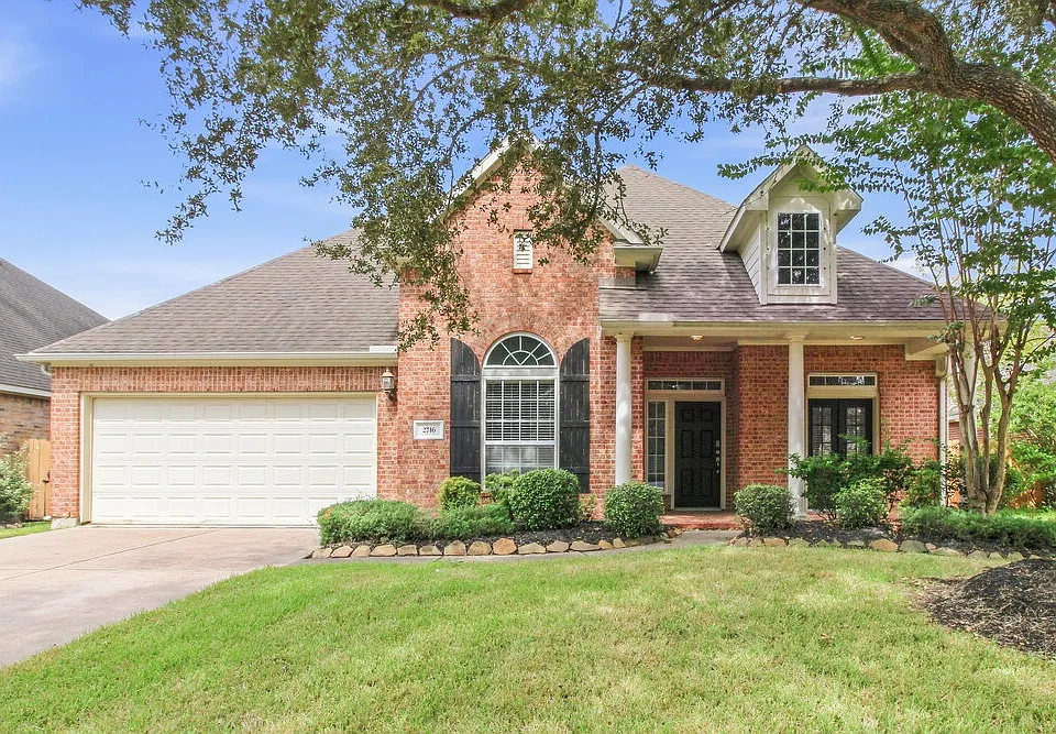 2716 Alessandria Ln