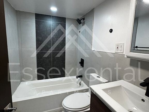 3rd image of 163 Elwood Ave #2