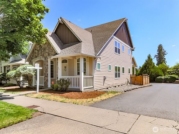 3rd image of 4947 Balustrade Boulevard SE