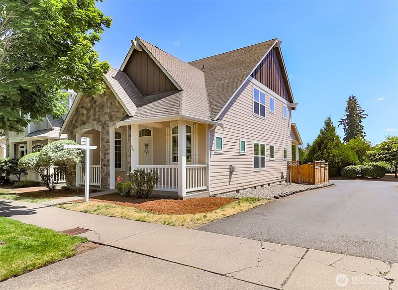 3rd image of 4947 Balustrade Boulevard SE