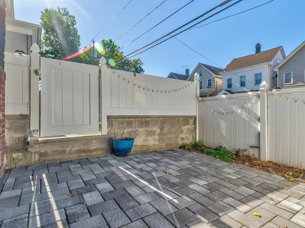 232 Pearsall Avenue image 5 of 20