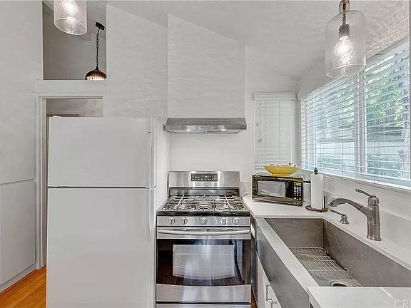 3rd image of 22330 Victory Blvd APT 504