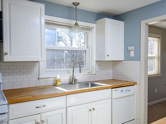 4th image of 5 Harbor Hill Dr #5