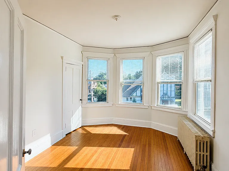 3 S Eckar St — Photo 2