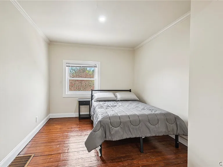 40 Lakeview Cir #1 — Photo 13