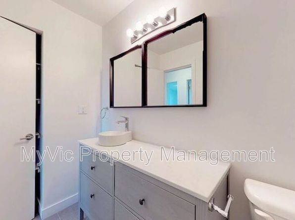 8927 82nd Ave NW, Edmonton, AB T6C 0Z2