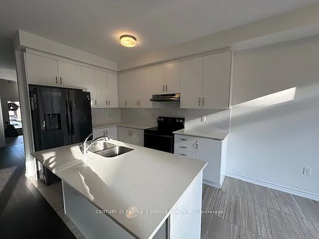 1471 Blackmore St — Photo 26