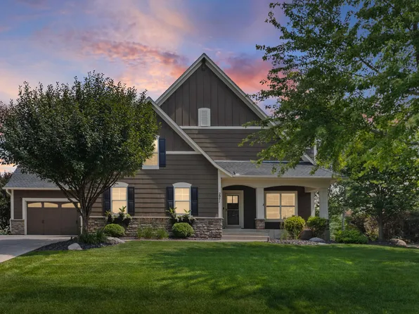 2971 Fairway Dr, Chaska, MN 55318