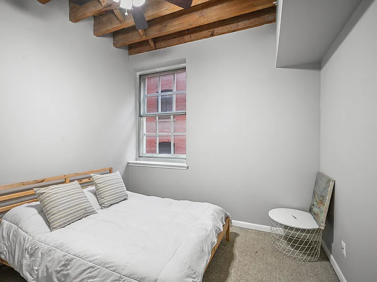 225 Arch St — Photo 15