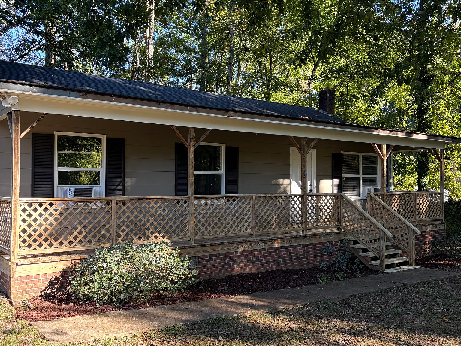 3 bed, 1070 sqft, $1,600 — Photo 1