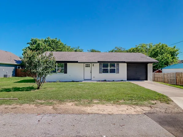 214 E Evans St, Pilot Point, TX 76258