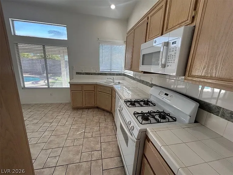 6138 Circling Hawk Dr — Photo 6