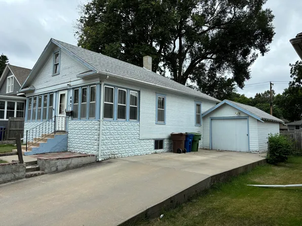 407 S Montana St, Mitchell, SD 57301