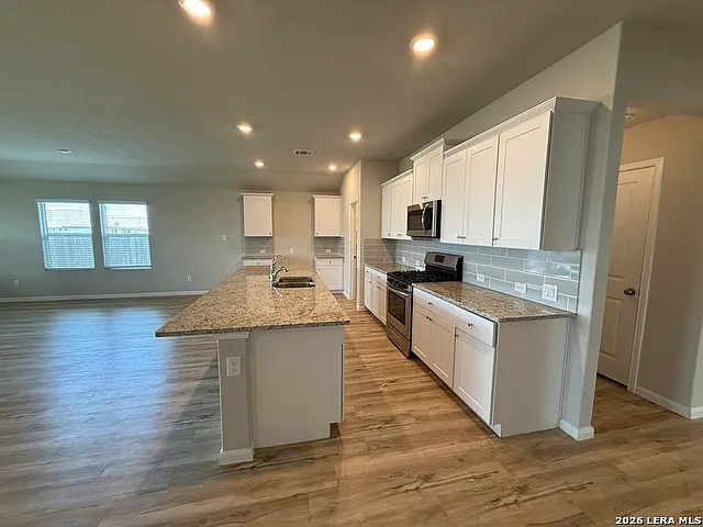 4 bed, 3.0 bath, 2357 sqft, $2,500 — Photo 3