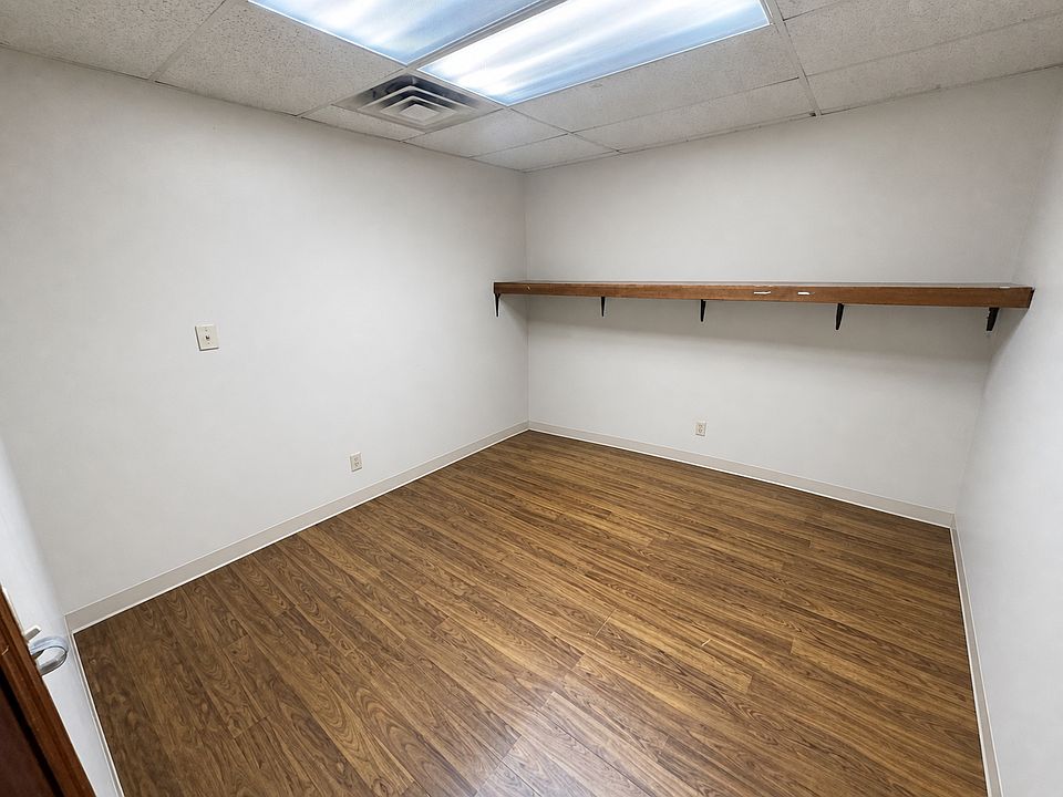 1st image of 23 Baker Dr Office 5