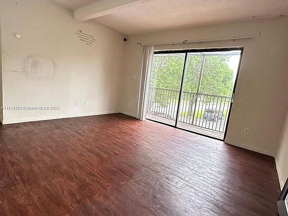 3rd image of 1005 S Flagler Ave APT 815