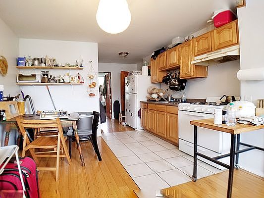 2nd image of 37 Vernon Ave APT 3