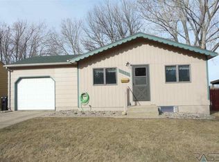 1013 S Harrington Cir, Sioux Falls, SD 57103