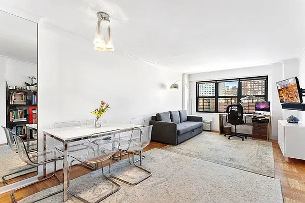 Rented by Halstead Real Estate | media 7