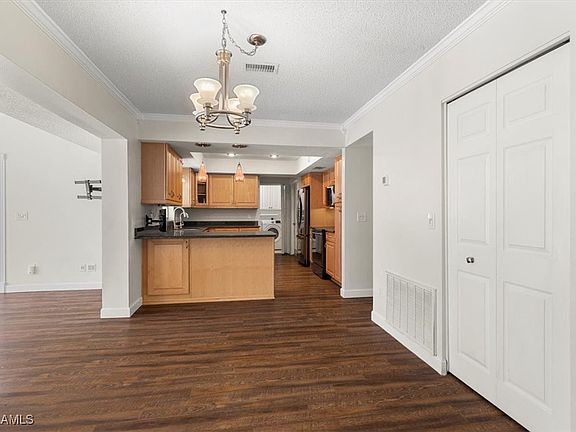 5th image of 7805 Capwood Ave