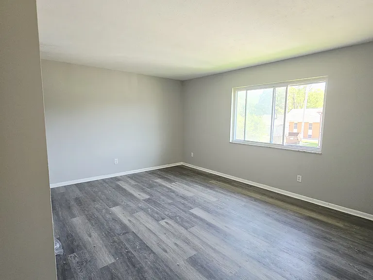 828 Whitethorne Ave #C — Photo 6