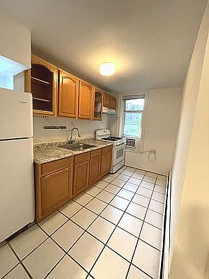 2nd image of 289 Lefferts Ave #2