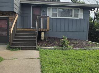 446 Grandview Ter APT 4, Lawrence, KS 66044