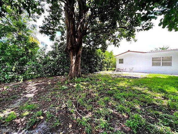 5th image of 3970 NW 109th Ave