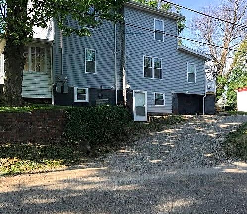 3rd image of 147 1/2 N Sugar St