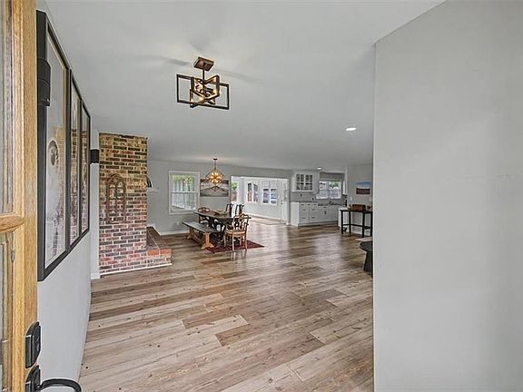 5th image of 30 Benham Cir