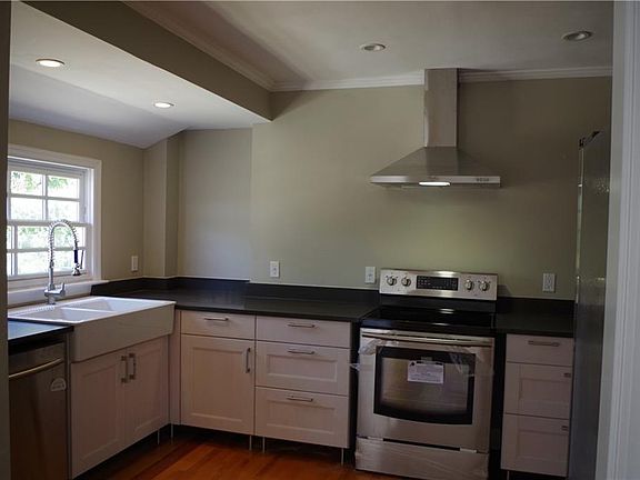5th image of 2723 Linwood Pl