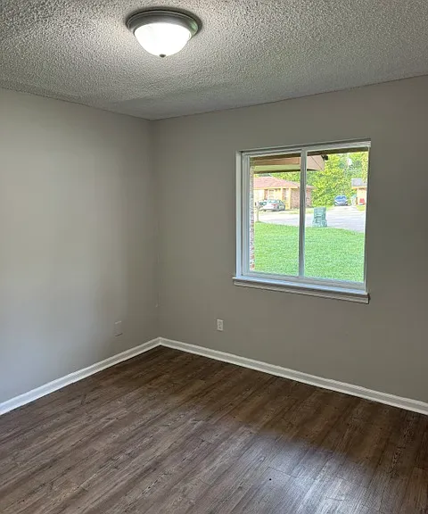 4716 Metro Park Ln #B — Photo 5