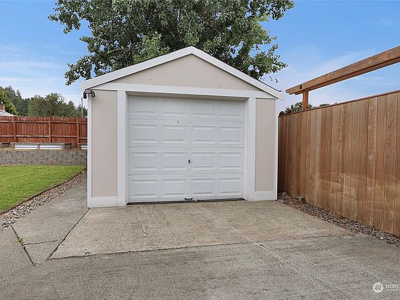 5th image of 5407 109th Avenue Ct E